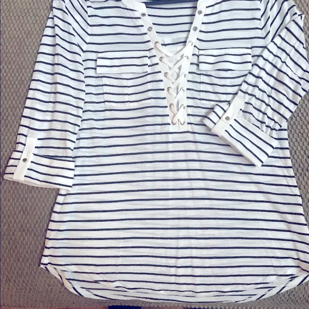 White House Black Market Blk & White Shirt SP